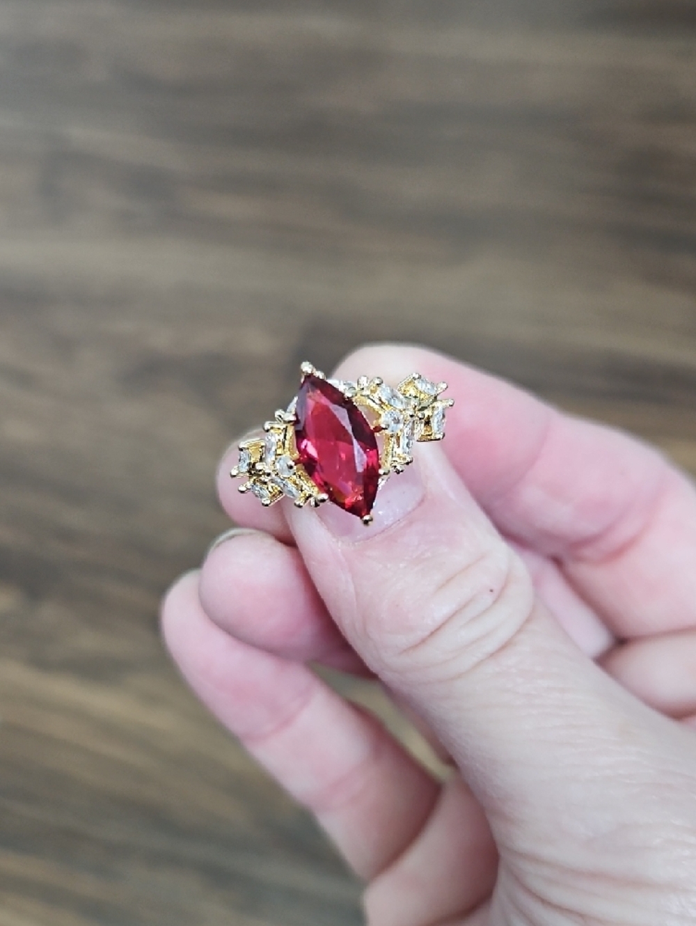 Women's Red Stone Ring Size 7, Costume Jewelry